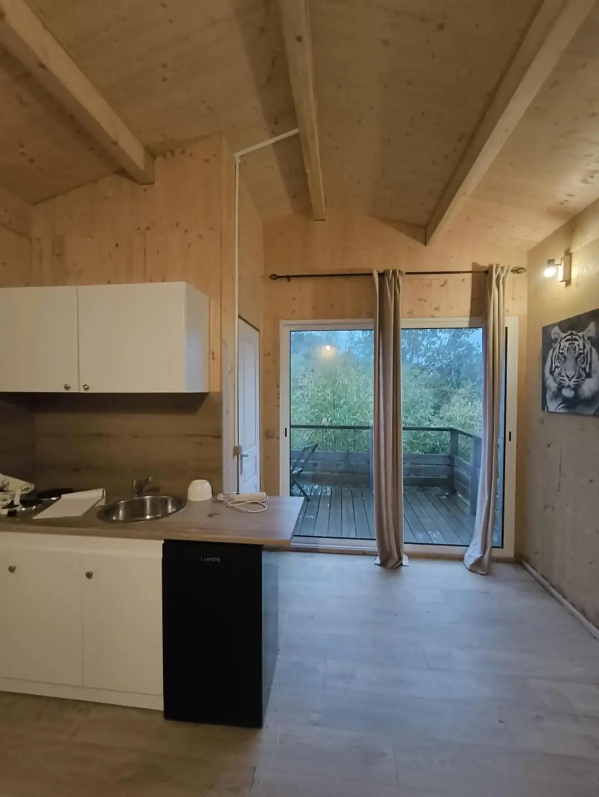 Rénovation d'appartement : Studio Airbnb, Bagnols-en-Forêt